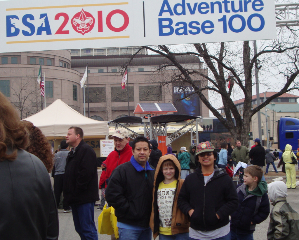 2010-Pack409-Blue-n-Gold - 163.jpg